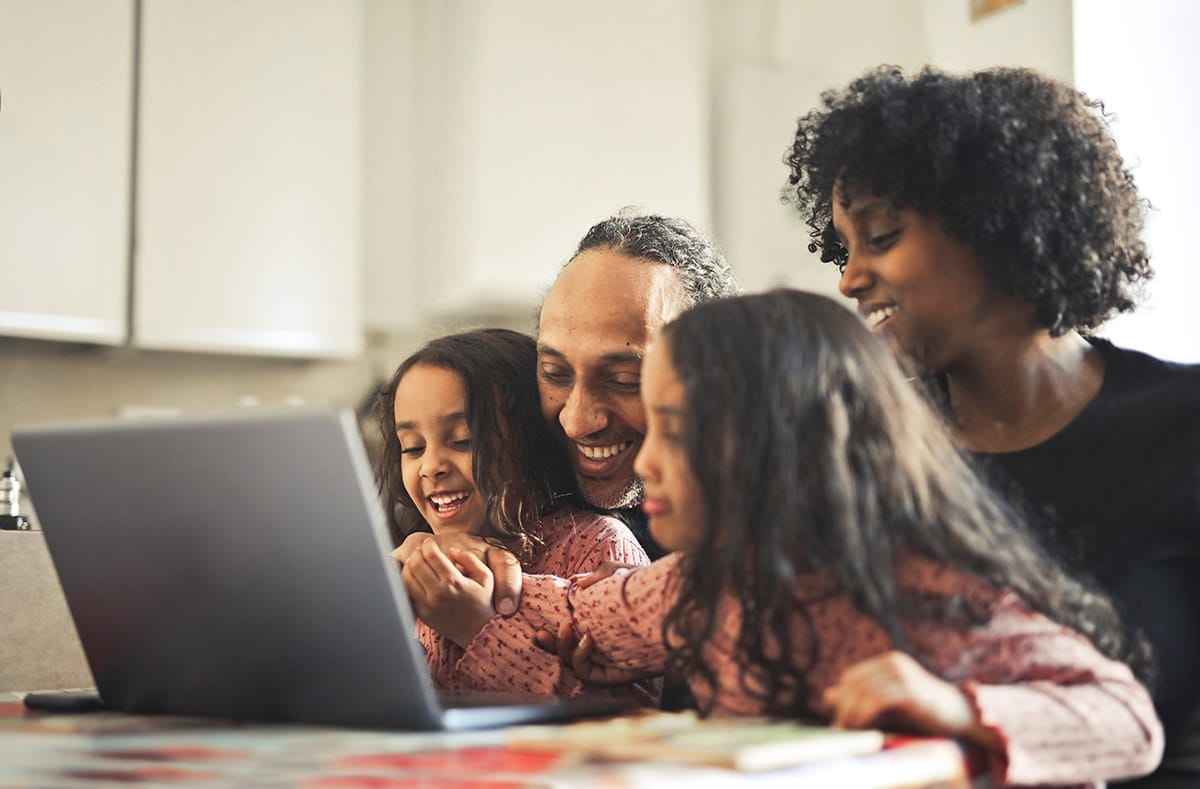 Family learning about Brainline online school